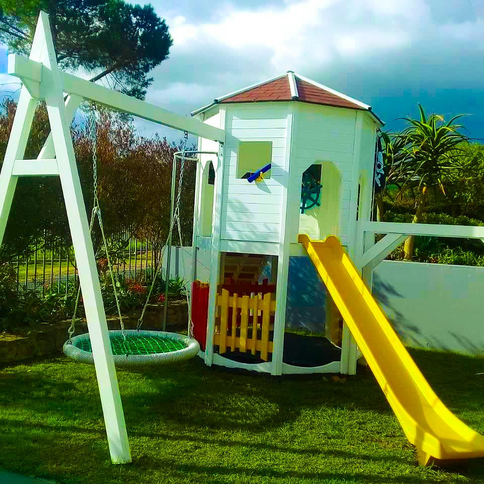 Juego de madera de exterior tipo casa