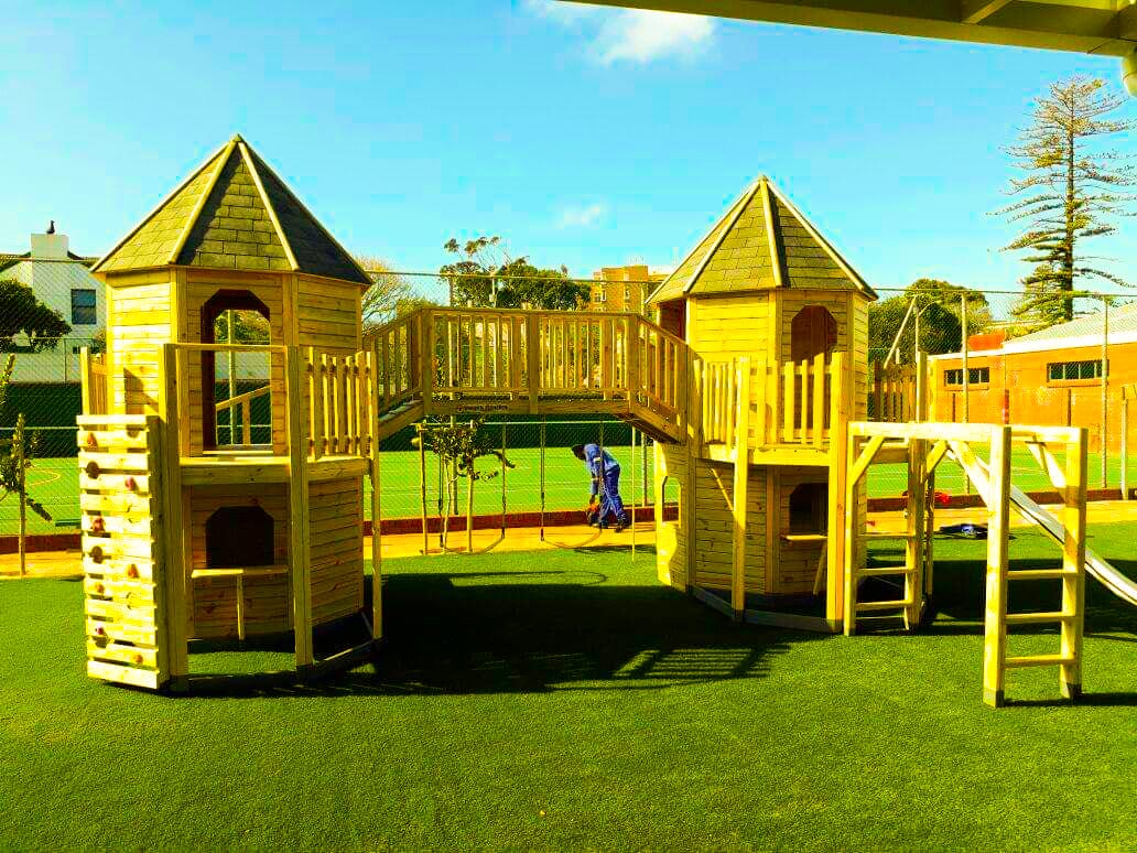 Juego de madera de exterior tipo casa