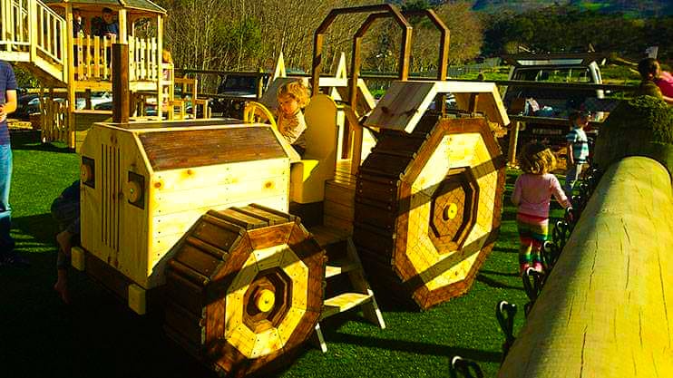 Juego de madera de exterior tipo tren
