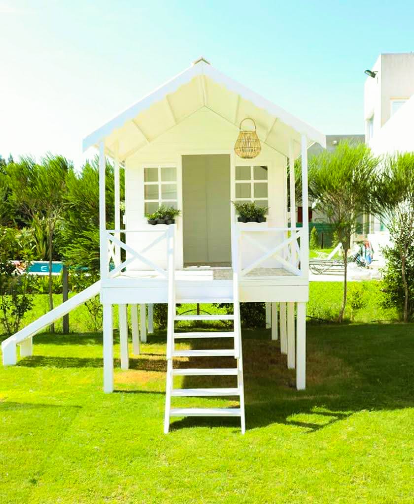 Casita del árbol de madera