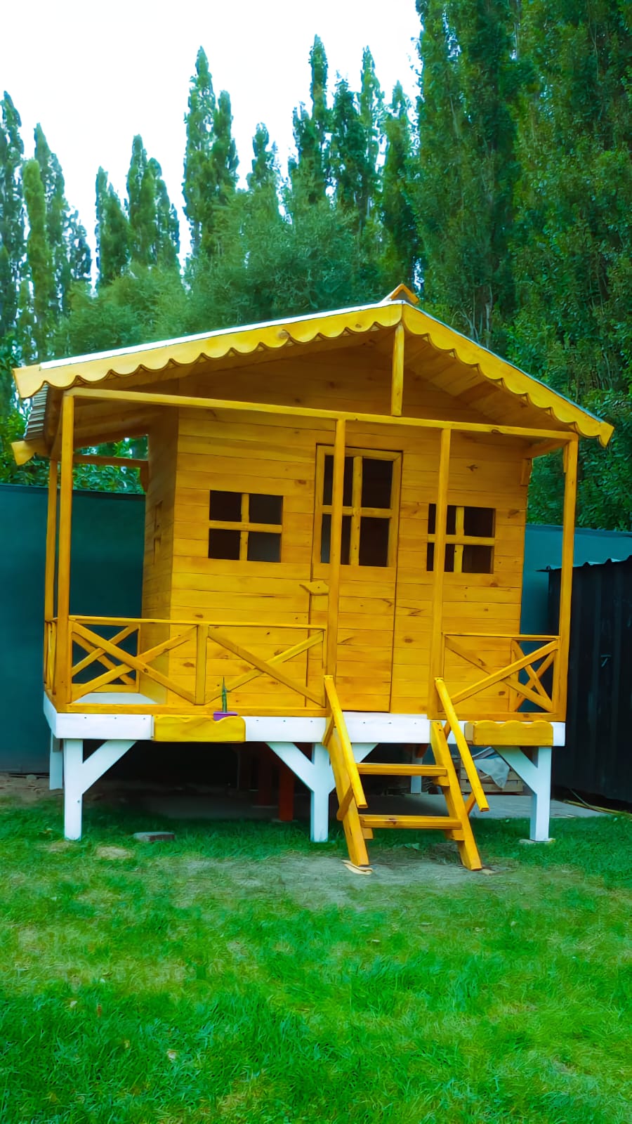 Casa de árbol de madera